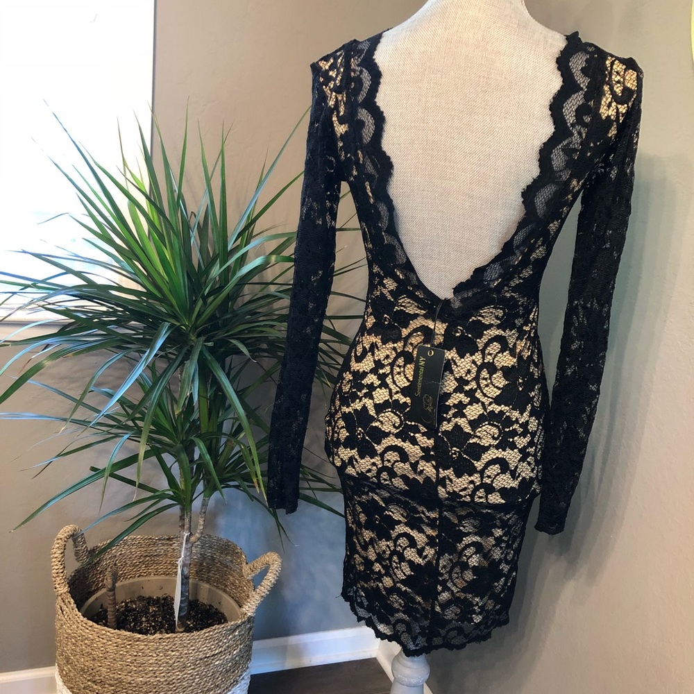 Lace Dress - Picture 5 of 8